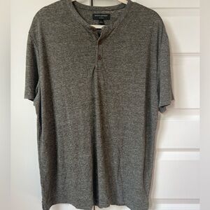 Banana Republic Linen Blend Henley T-Shirt | Gray | Size Large